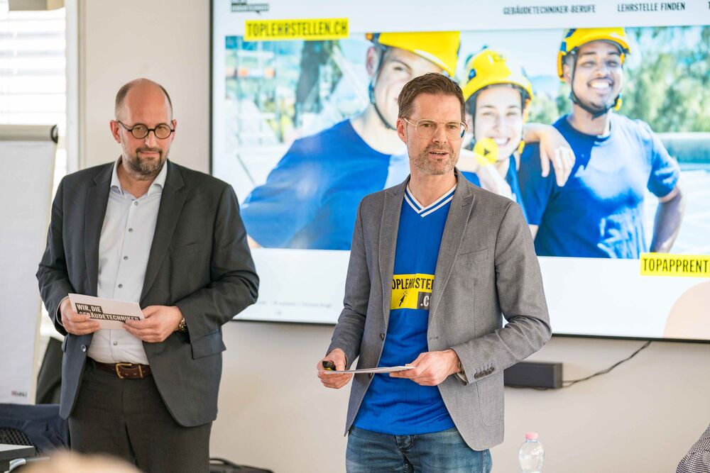 suissetec-Direktor Christoph Schaer und Christian Brogli, Leiter Marketing und Kommunikation. (Fotos: suissetec)